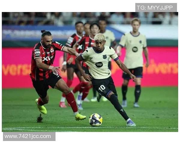 心系男友亚马尔复出战场女友热情助威全场目光聚焦 心系男友亚马尔复出战场女友热情助威全场目光聚焦