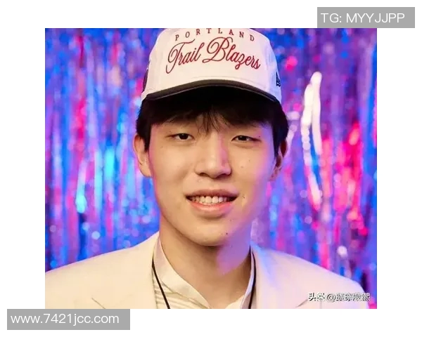 美媒制作海报展示杨瀚森言论引发广泛关注与讨论 美媒制作海报展示杨瀚森言论引发广泛关注与讨论