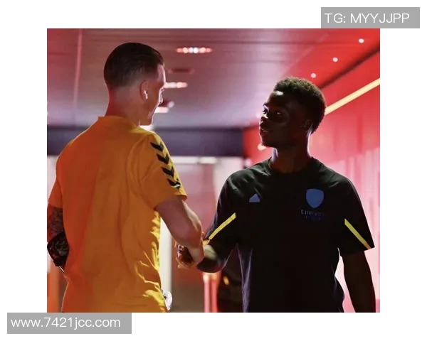 阿森纳与纽卡比赛裁判失误麦克风未关致萨卡被误听解释