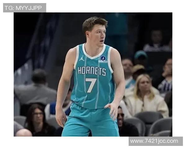 克尼佩尔表现出色助力球队胜利12投7中三分命中率高达55 克尼佩尔表现出色助力球队胜利12投7中三分命中率高达55