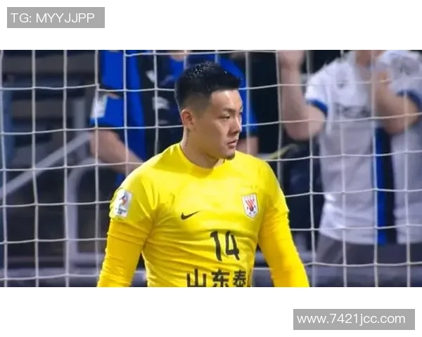 草皮质量堪忧王大雷呼吁大家共同维护主场草坪环境