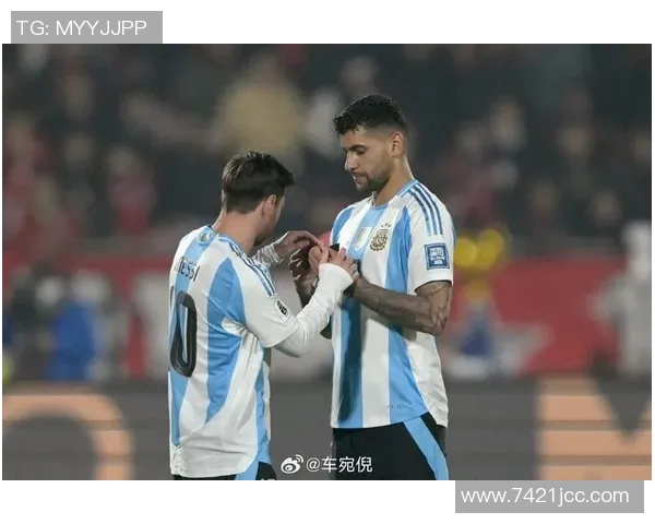 友谊赛强度惊人梅西遭恶犯阿尔马达眉骨重伤 友谊赛强度惊人梅西遭恶犯阿尔马达眉骨重伤