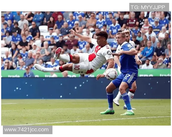 前纽卡老板阿什利关注英冠谢周三球队或有意收购计划 前纽卡老板阿什利关注英冠谢周三球队或有意收购计划