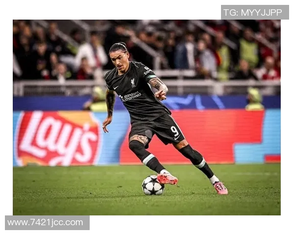 B席庆祝欧冠百场里程碑成为葡萄牙历史第四位达成者 B席庆祝欧冠百场里程碑成为葡萄牙历史第四位达成者